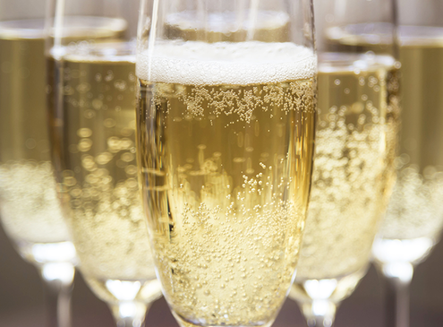 Aprenda a diferença entre champanhe, cava, prosecco e outros vinhos espumantes